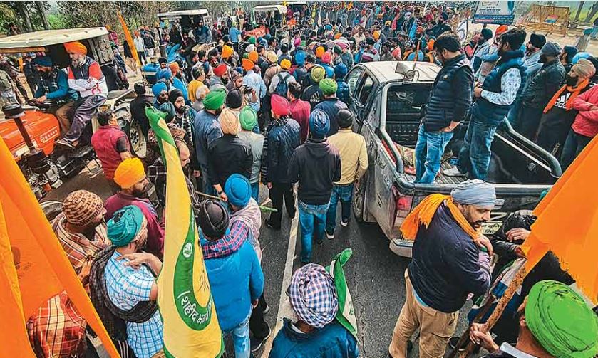 किसान आंदोलन: फिर घिर रही है दिल्ली